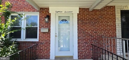 1817 Darrich Dr in Parkville, MD - Foto de edificio - Building Photo