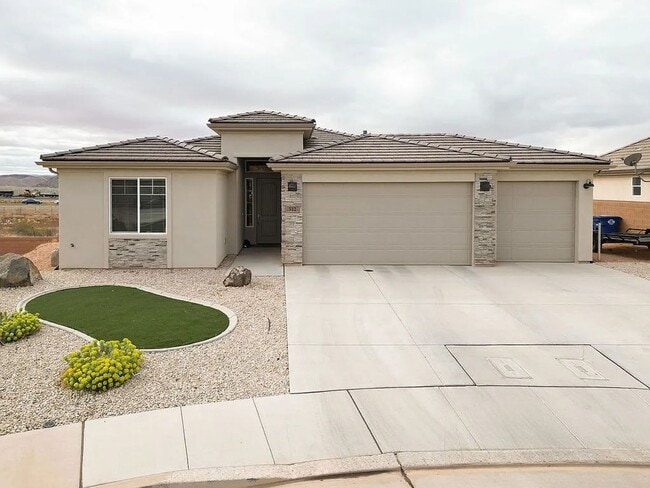 property at 512 E Todd Pl