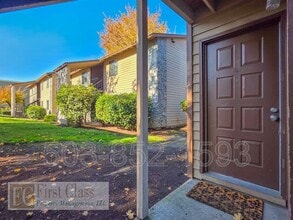 20125 SW Tualatin Valley Hwy in Aloha, OR - Foto de edificio - Building Photo