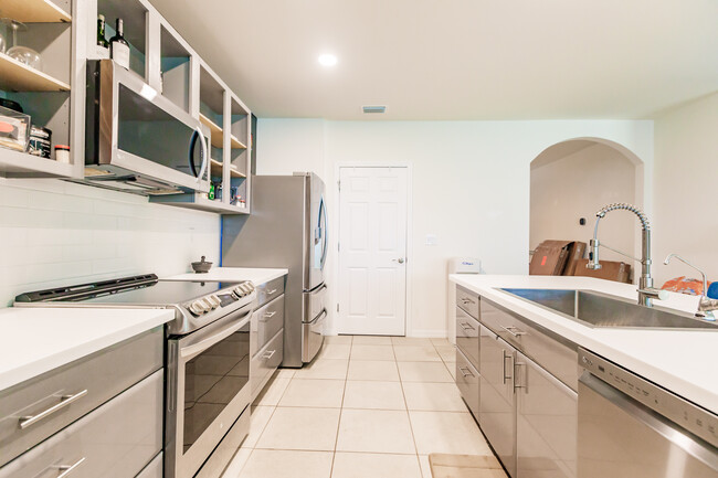 1904 SW 10th Ter in Cape Coral, FL - Building Photo - Building Photo