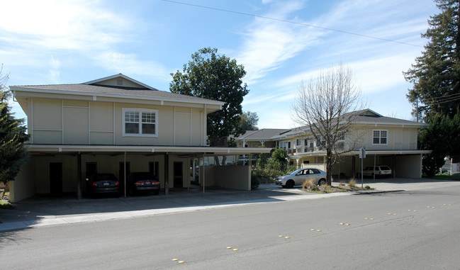 1550 Terrace Way in Santa Rosa, CA - Foto de edificio - Building Photo