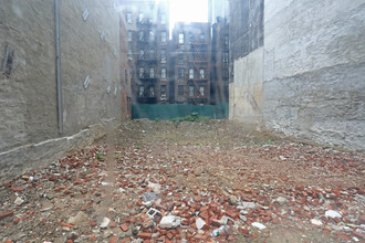 230 E 54th St in New York, NY - Building Photo - Building Photo