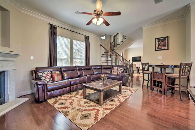 91 Low Country Ln in The Woodlands, TX - Building Photo - Building Photo