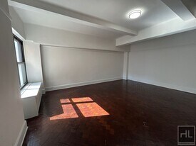 WEST 73 STREET in New York, NY - Building Photo