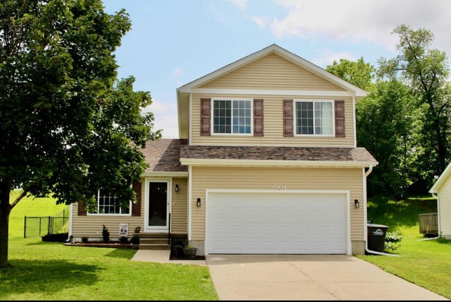 property at 2501 E Porter Ave