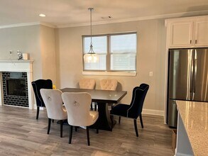 5259 Cloud St in Stone Mountain, GA - Foto de edificio - Building Photo