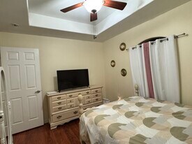 7204 N 44th Ln in McAllen, TX - Building Photo