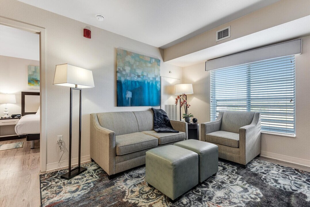 11350 E Peakview Ave in Englewood, CO - Foto de edificio