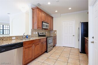 15056 Summit Pl Cir in Naples, FL - Building Photo - Building Photo