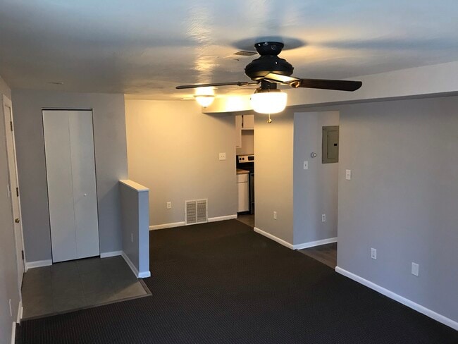 5857 Curry Rd, Unit 3