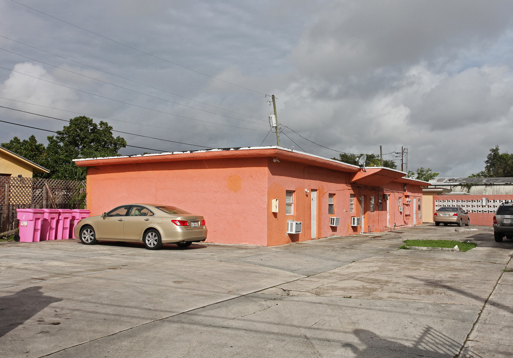 6015 Fillmore St in Hollywood, FL - Building Photo