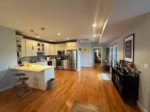 345 W Broadway in Boston, MA - Building Photo - Building Photo