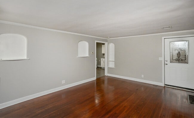 2146 Wyndhurst Rd in Toledo, OH - Building Photo - Building Photo