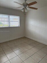 2910 NW 92nd St in Miami, FL - Building Photo - Building Photo