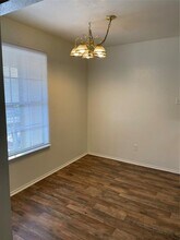 741 James St in Tomball, TX - Foto de edificio - Building Photo