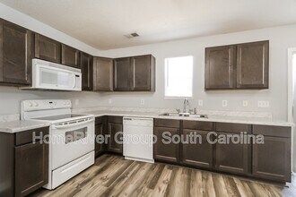 200 Fox Grove Cir in Columbia, SC - Foto de edificio - Building Photo