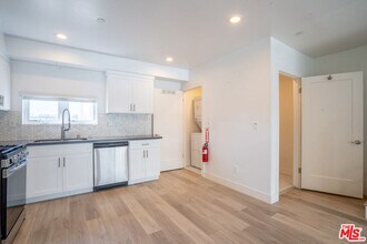 608 N Gramercy Pl in Los Angeles, CA - Building Photo - Building Photo