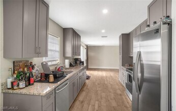 4500 30th Pl SW in Naples, FL - Building Photo - Building Photo