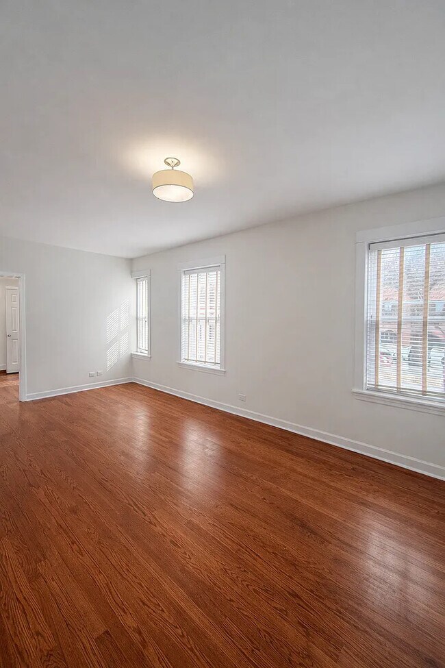 4303 N Sawyer Ave in Chicago, IL - Building Photo - Building Photo