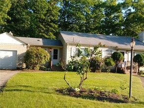 4 Ray St in Coventry, RI - Building Photo - Building Photo