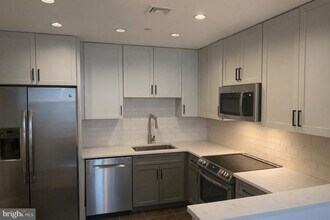 111 S 15th St in Philadelphia, PA - Building Photo - Building Photo