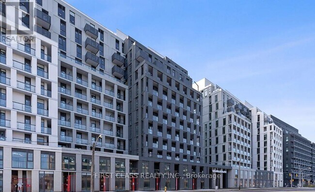 500 Wilson Ave in Toronto, ON - Building Photo - Building Photo