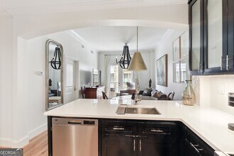 2255 Peachtree Rd NE in Atlanta, GA - Building Photo - Building Photo