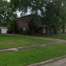 6818 Thornwild Rd in Missouri City, TX - Building Photo - Building Photo