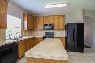 808 Forest Grove Ln in Crowley, TX - Building Photo - Building Photo