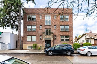 Loch Kelden in Seattle, WA - Building Photo - Building Photo