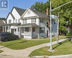 225 Gibbons St in Oshawa, ON - Building Photo