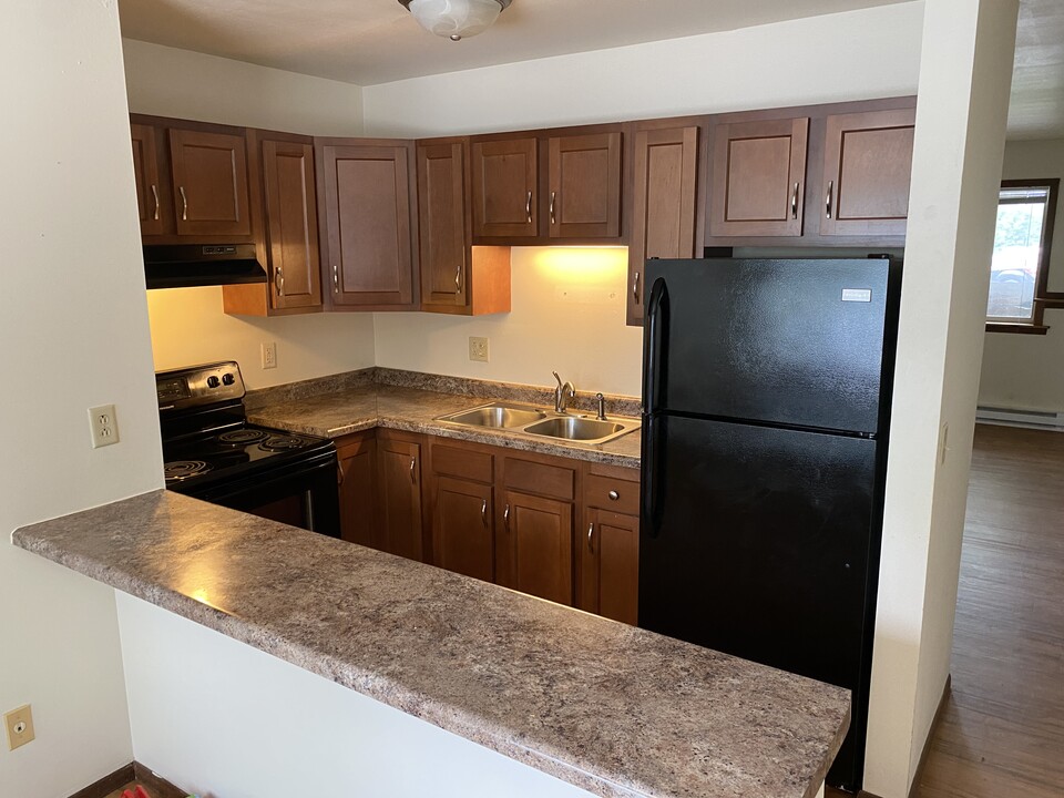 Draper Square Apartments in Baraboo, WI - Building Photo