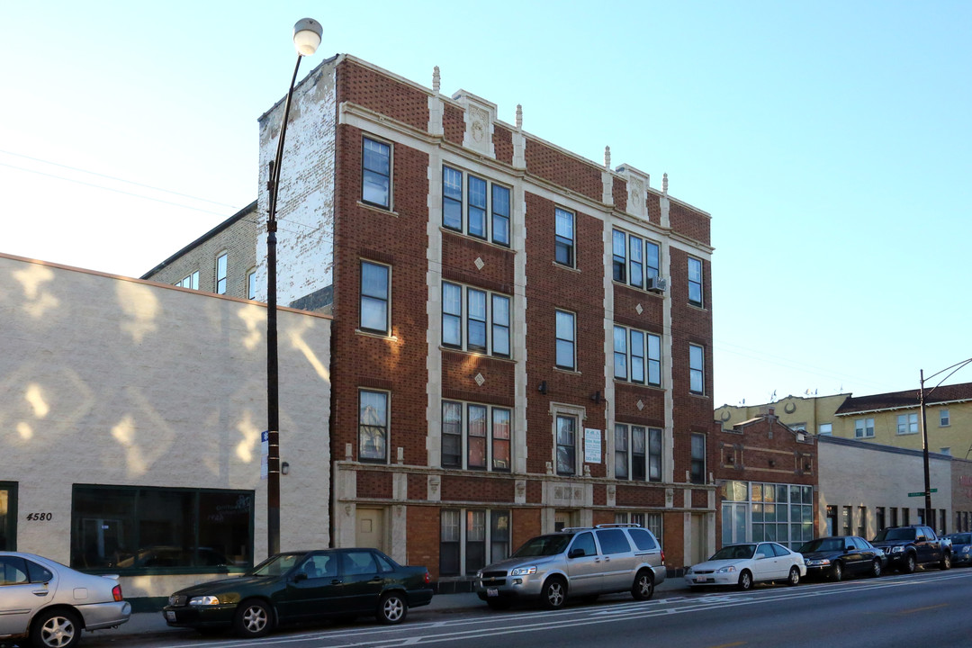 4588 N Elston Ave in Chicago, IL - Building Photo