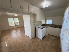 467 N Alta Ave in Dinuba, CA - Building Photo - Building Photo