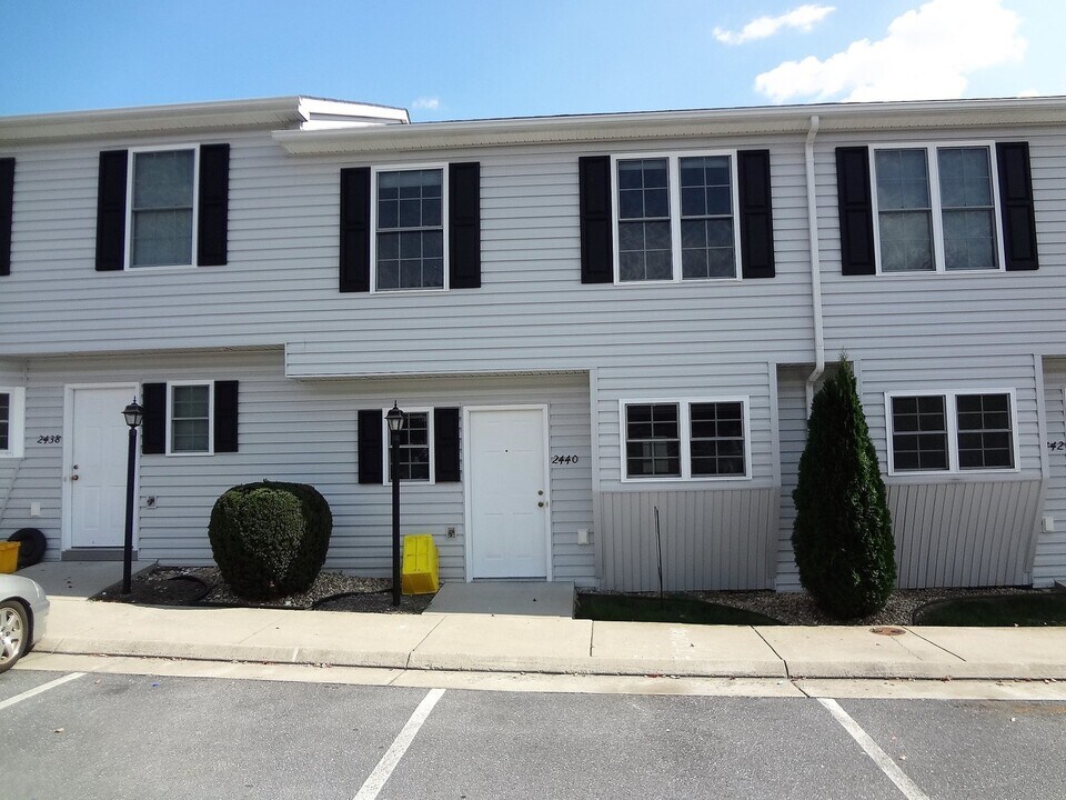2440 Millwood Loop in Harrisonburg, VA - Building Photo