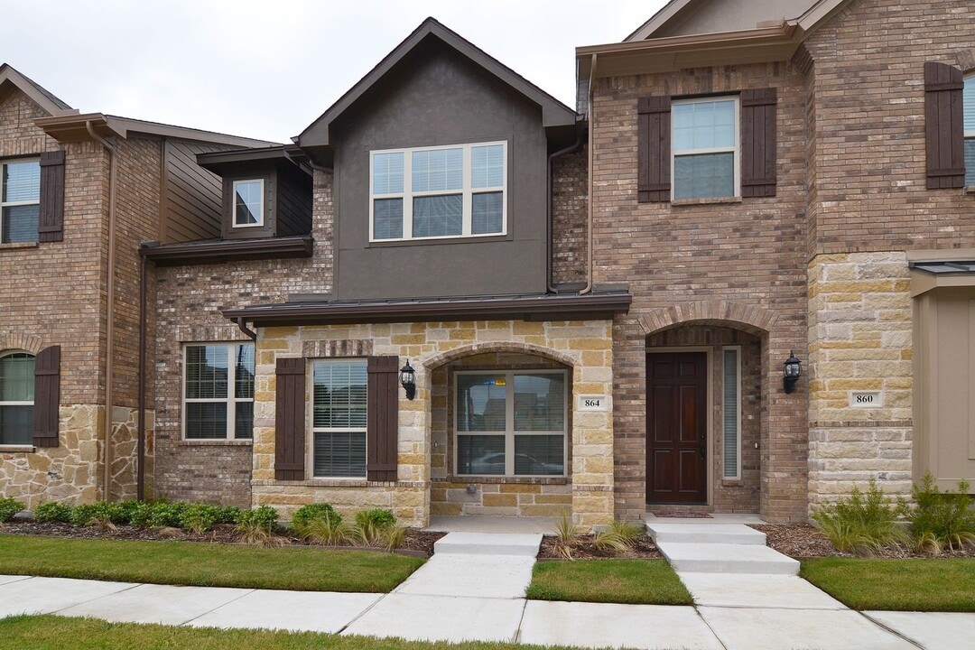 864 Dartford Dr in Richardson, TX - Building Photo