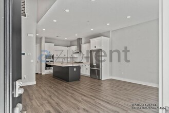 842 Anson Ln in Burlingame, CA - Building Photo - Building Photo