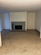 4737 W Lake Sammamish Pkwy SE in Issaquah, WA - Building Photo - Building Photo