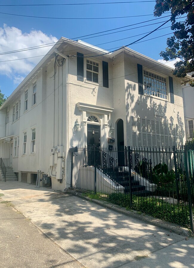 1619 Bordeaux St Rentals in New Orleans, LA