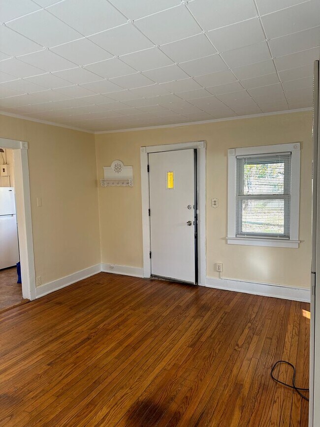 822 Hawthorn Ave in Royal Oak, MI - Building Photo - Building Photo