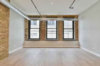 25 W Hubbard St in Chicago, IL - Building Photo - Building Photo