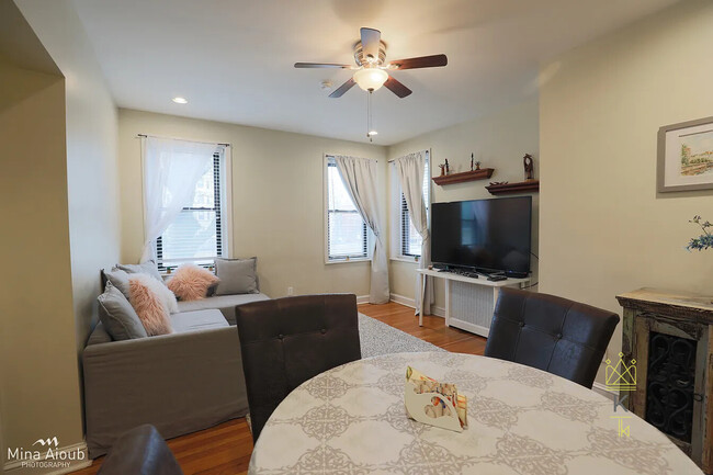 1404 Commonwealth Ave, Unit 5 in Boston, MA - Building Photo - Building Photo