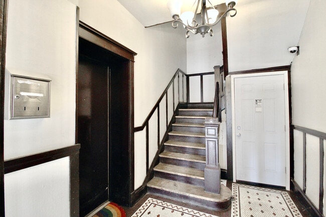 3720 S Indiana Ave in Chicago, IL - Building Photo - Building Photo