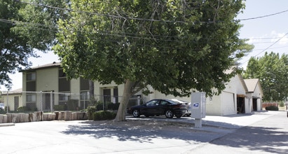 16416 Orange St in Hesperia, CA - Foto de edificio - Building Photo