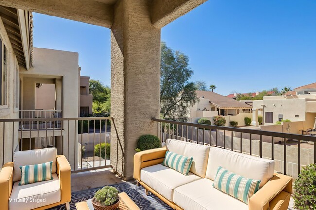 13826 N Saguaro Blvd, Unit 202 in Fountain Hills, AZ - Foto de edificio - Building Photo