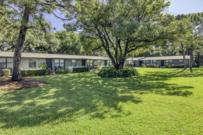 Rosewood in Tampa, FL - Foto de edificio - Building Photo