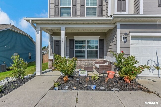 313 Ox Bow Cir in Mount Holly, NC - Building Photo - Building Photo