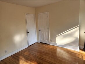 136 S Tenth Ave in Mount Vernon, NY - Building Photo - Building Photo
