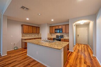 1911 Meadow Crest Dr in Princeton, TX - Building Photo - Building Photo