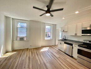 335 W McMillan St in Cincinnati, OH - Building Photo - Building Photo